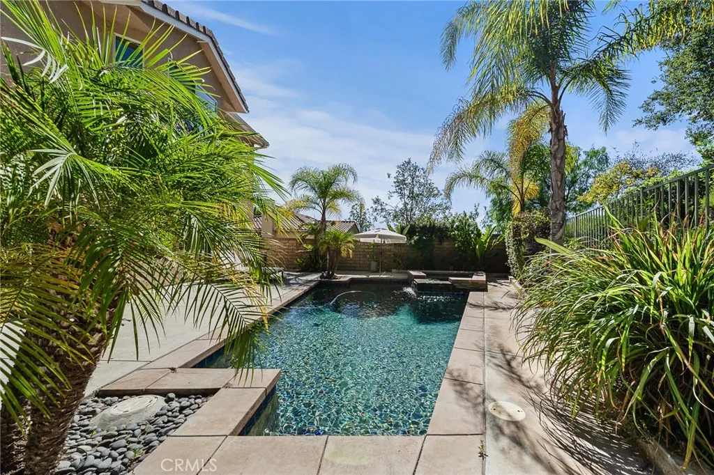 29027 Raintree, Saugus, California 91390 home-pic-38