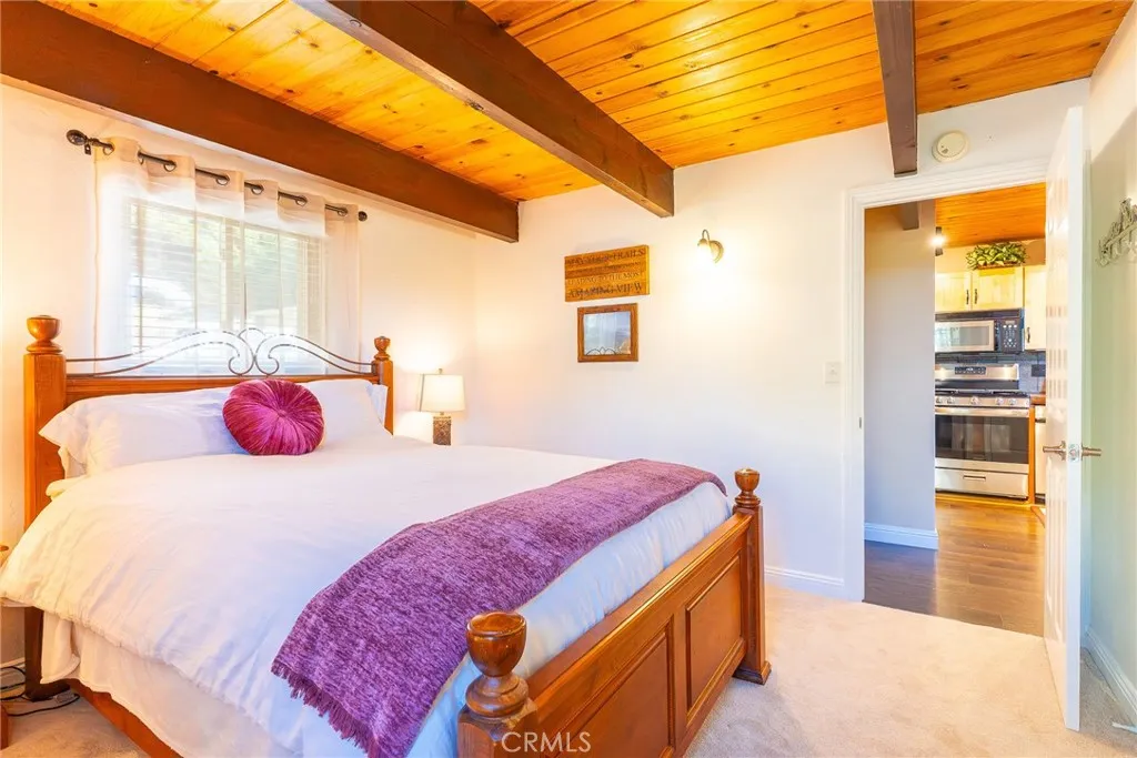 1226 Grass Valley, Lake Arrowhead, California 92352 home-pic-4