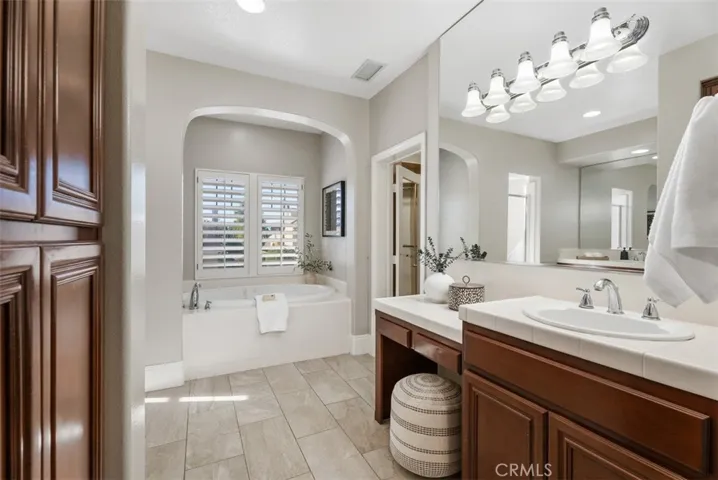 Primary ensuite bath