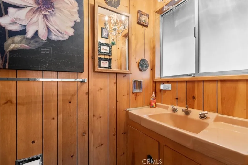 904 E Barker, Big Bear, California 92314 home-pic-16