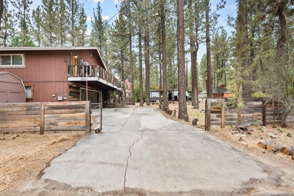 904 E Barker, Big Bear, California 92314 home-pic-33