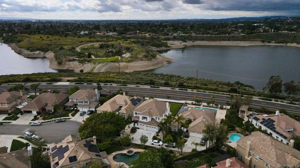 994 N Big Sky Lane, Orange, California 92869 home-pic-3
