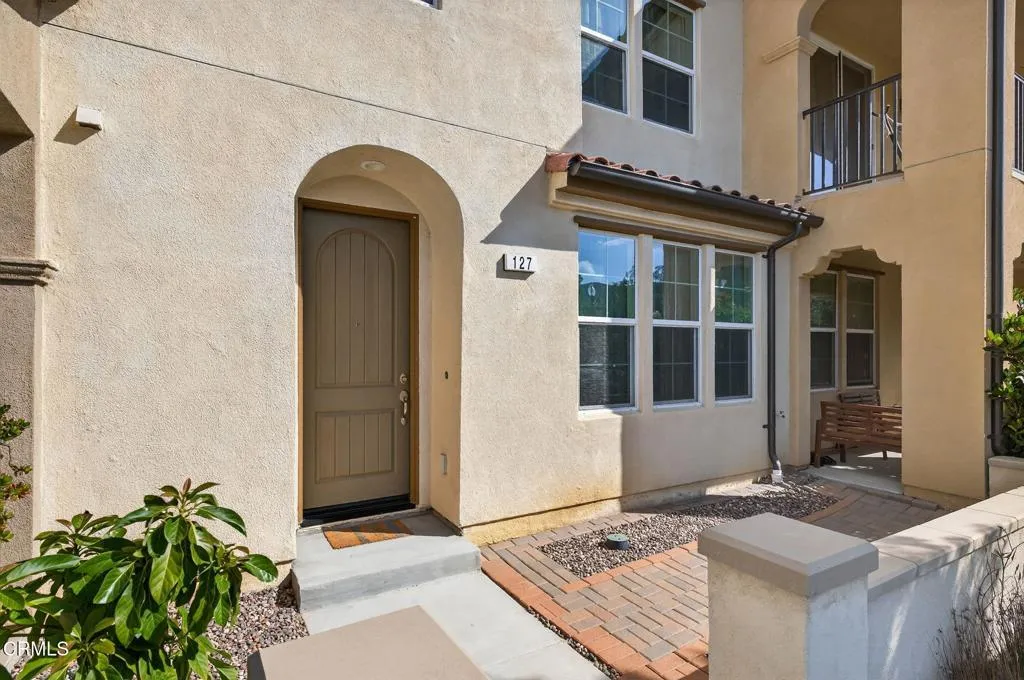 127 Klamath Street, Ventura, California 93001 home-pic-2