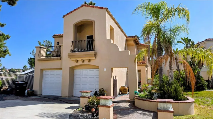 On a cul-de sac with no neighbors on the left of in front. LOTS of privacy!
lot, 4 bedrooms:  you're new home awaits you!