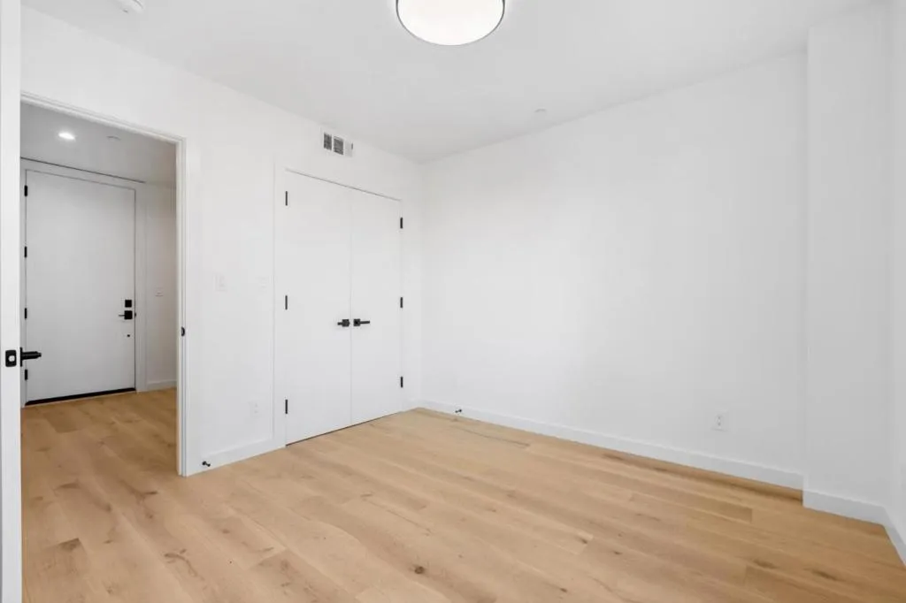 1433 Floribunda Avenue 7, Burlingame, California 94010 home-pic-7