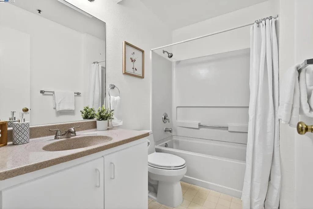 535 Pierce St 3114, Albany, California 94706 home-pic-17