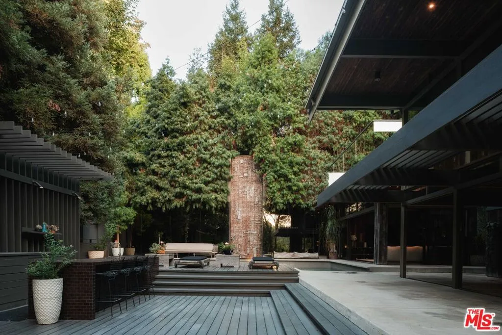 2563 Nichols Canyon Road, Los Angeles, California 90046 home-pic-26