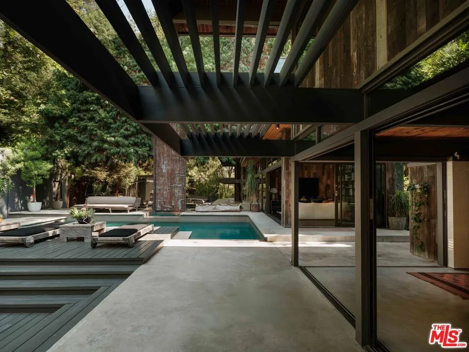 2563 Nichols Canyon Road, Los Angeles, California 90046 home-pic-2