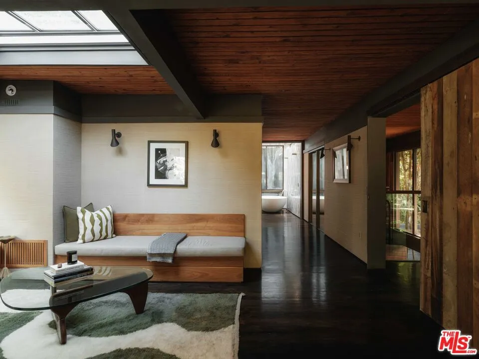 2563 Nichols Canyon Road, Los Angeles, California 90046 home-pic-18