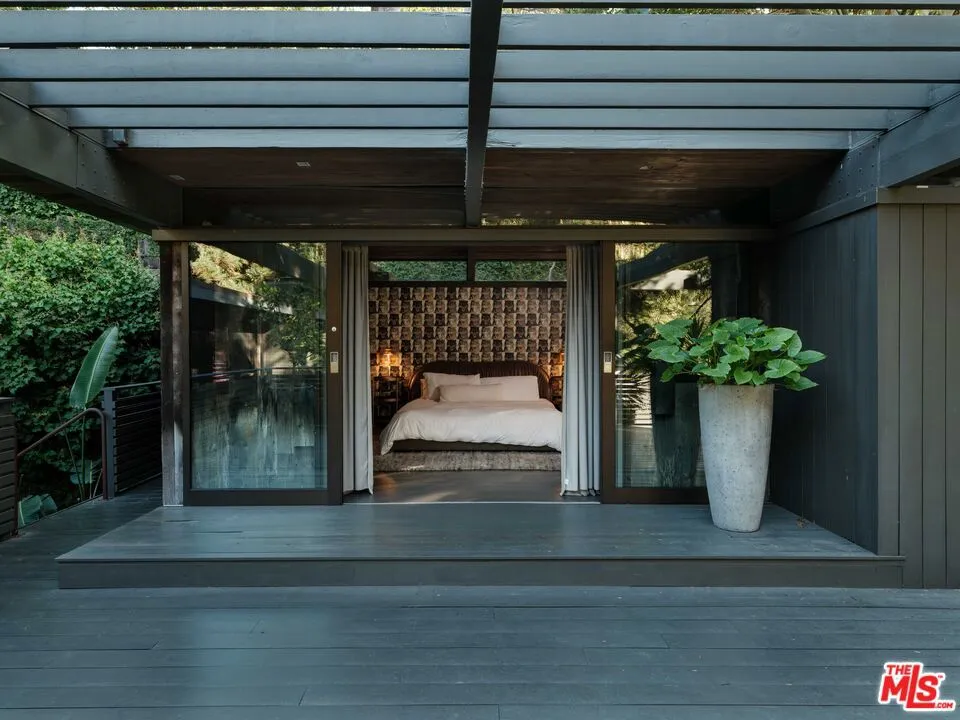 2563 Nichols Canyon Road, Los Angeles, California 90046 home-pic-23