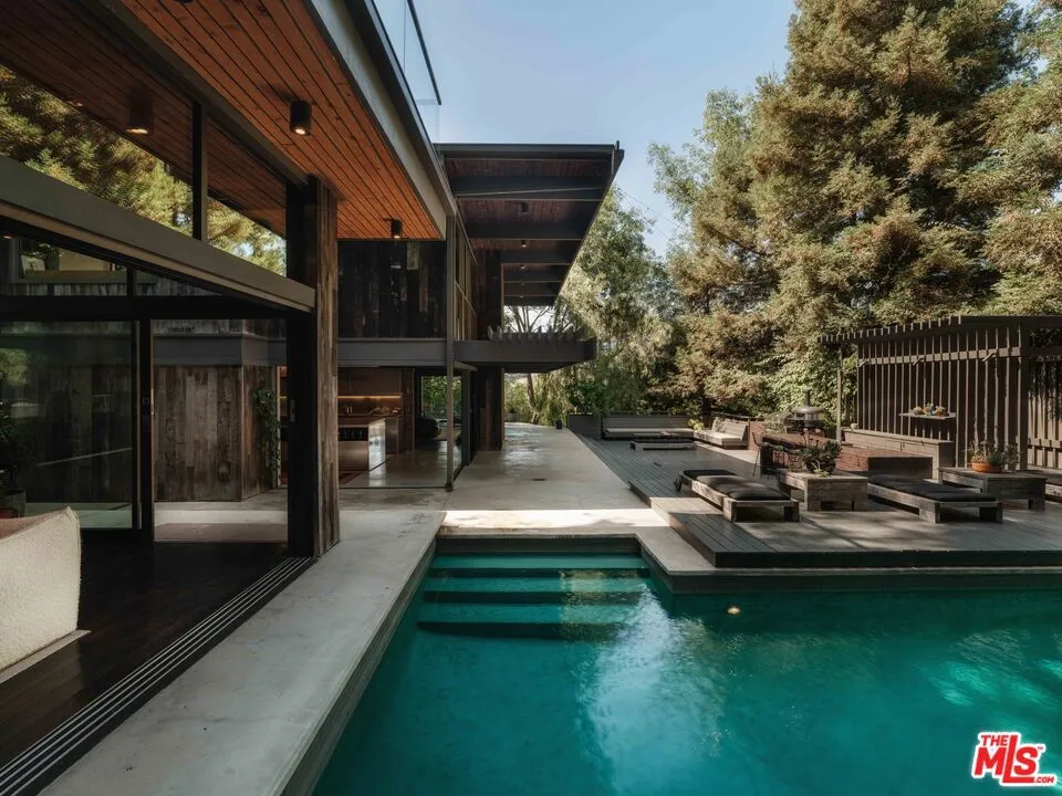 2563 Nichols Canyon Road, Los Angeles, California 90046 home-pic-14