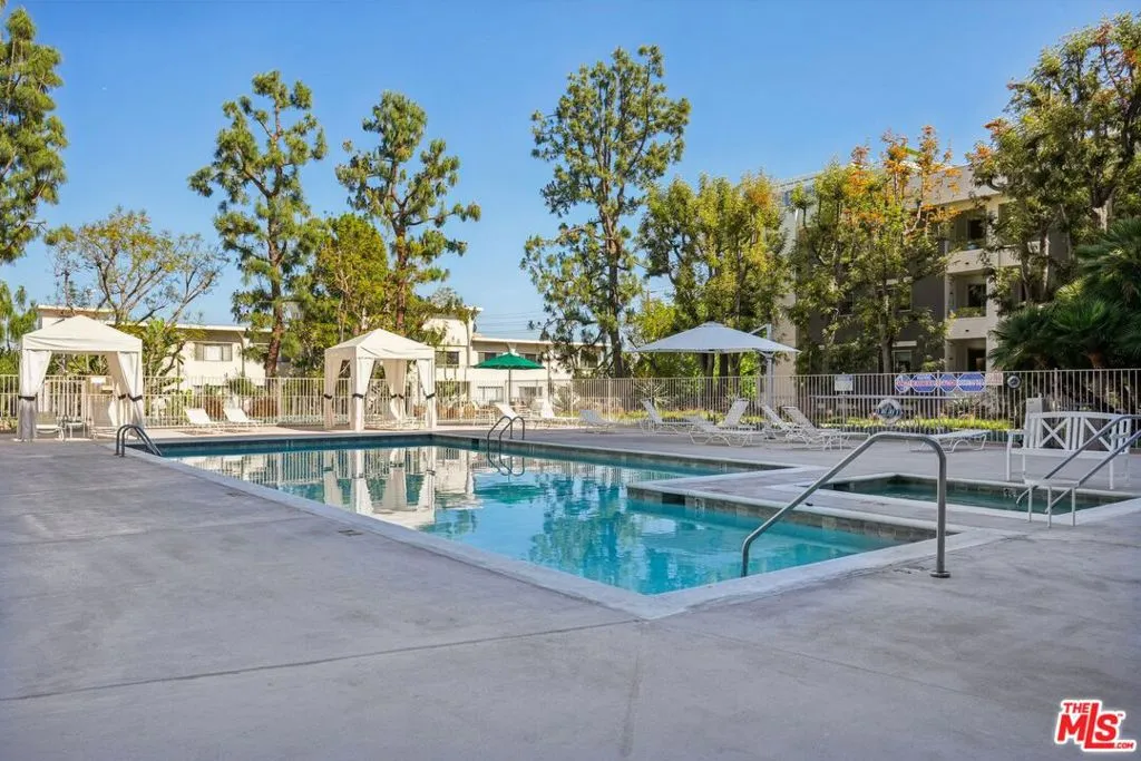 100 S Doheny Drive 501, Los Angeles, California 90048 home-pic-22