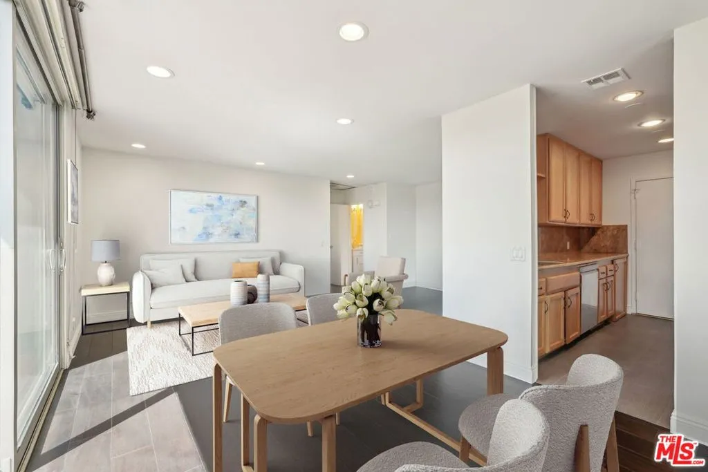 100 S Doheny Drive 501, Los Angeles, California 90048 home-pic-4