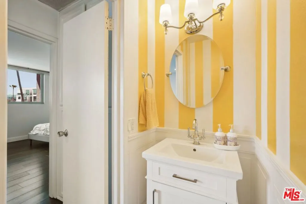 100 S Doheny Drive 501, Los Angeles, California 90048 home-pic-16