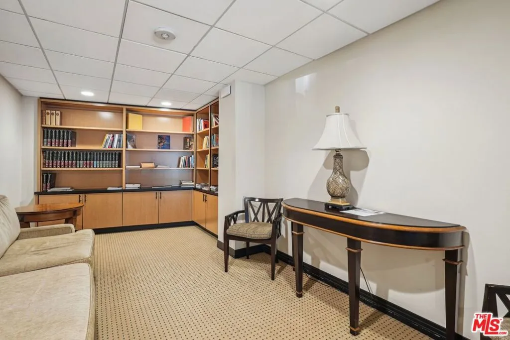 100 S Doheny Drive 501, Los Angeles, California 90048 home-pic-20