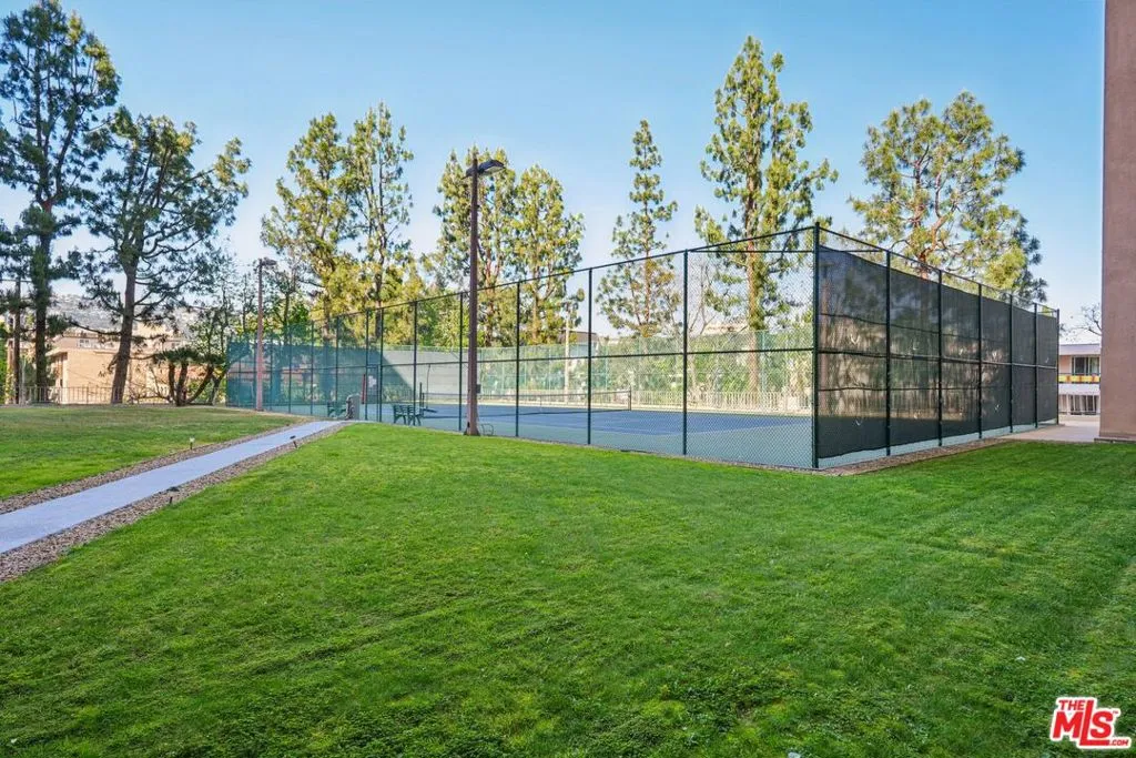 100 S Doheny Drive 501, Los Angeles, California 90048 home-pic-23