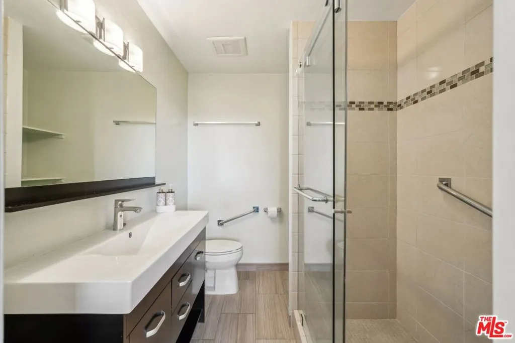 100 S Doheny Drive 501, Los Angeles, California 90048 home-pic-13