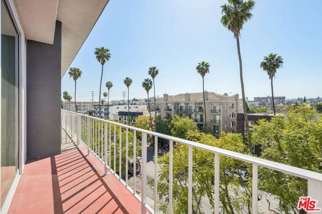 100 S Doheny Drive 501, Los Angeles, California 90048 home-pic-1