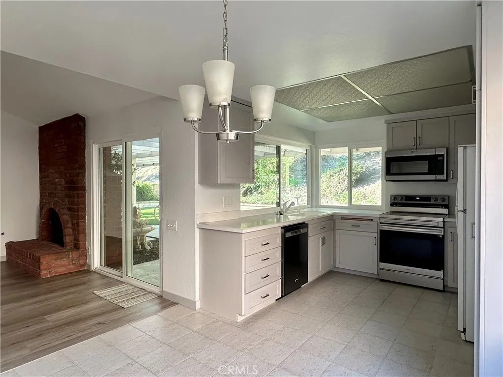 24171 La Pala Lane, Mission Viejo, California 92691 home-pic-9