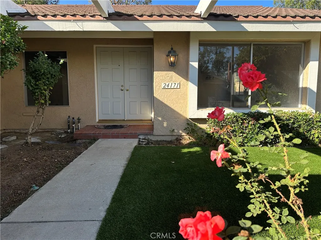 24171 La Pala Lane, Mission Viejo, California 92691 home-pic-1