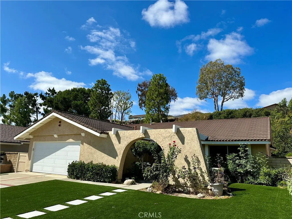 24171 La Pala Lane, Mission Viejo, California 92691 home-pic-0