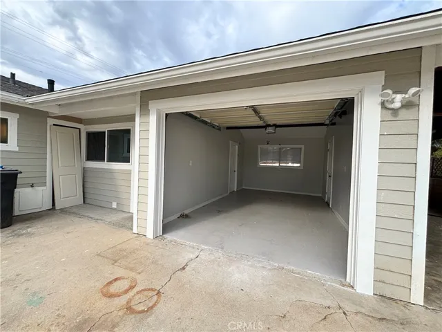Automatic door, one car garage.