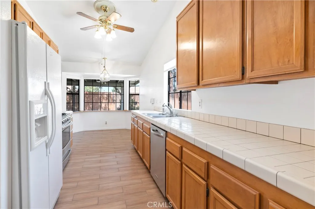 25187 Lincoln Avenue, Hemet, California 92544 home-pic-13