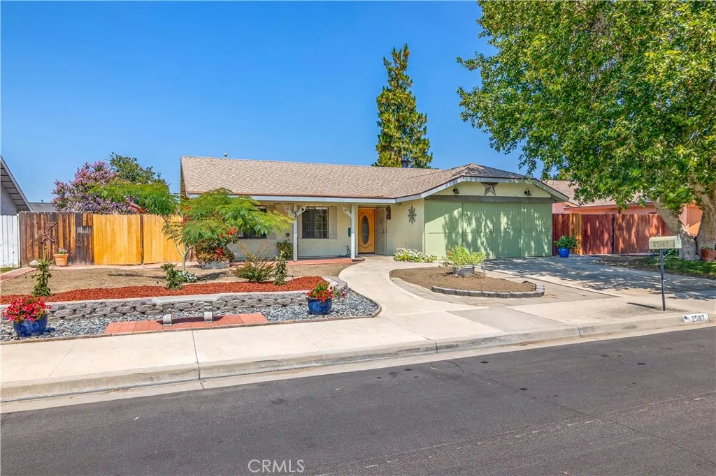 25187 Lincoln Avenue, Hemet, California 92544 home-pic-2