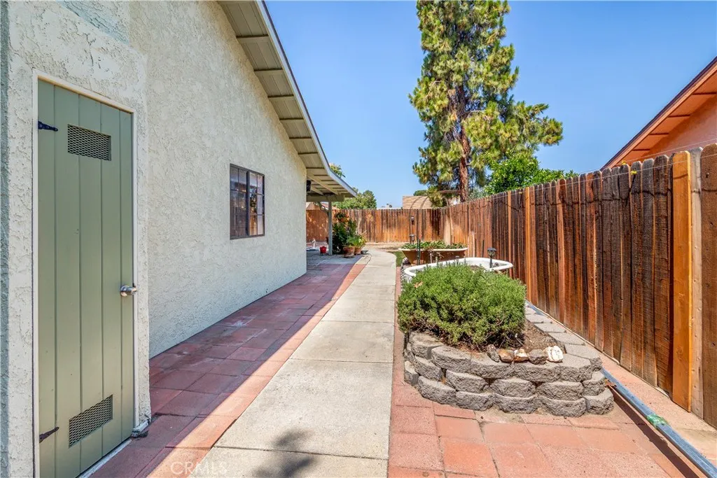 25187 Lincoln Avenue, Hemet, California 92544 home-pic-32