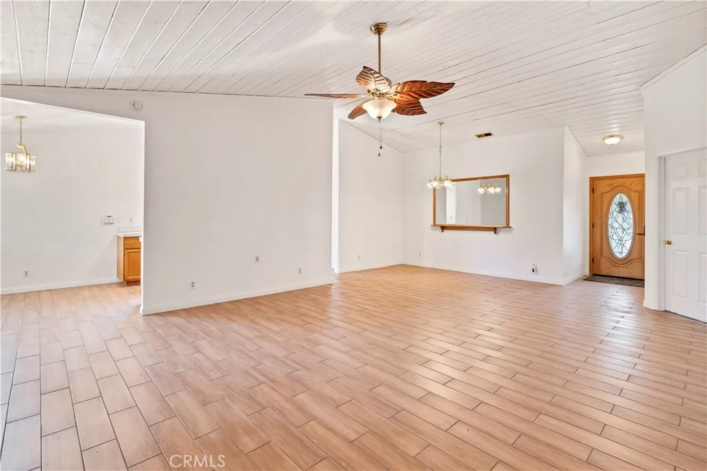 25187 Lincoln Avenue, Hemet, California 92544 home-pic-9