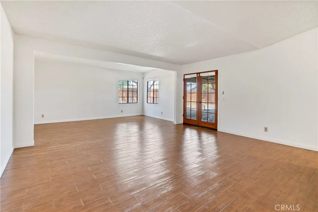 25187 Lincoln Avenue, Hemet, California 92544 home-pic-23