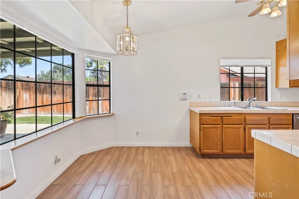 25187 Lincoln Avenue, Hemet, California 92544 home-pic-10