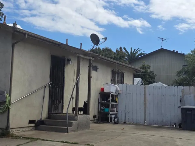 706 Elkington Avenue, Salinas, California 93905
