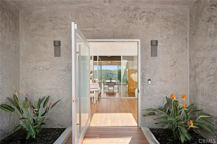 2085 Temple Hills Drive, Laguna Beach, California 92651