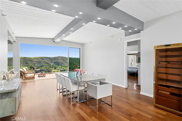 2085 Temple Hills Drive, Laguna Beach, California 92651
