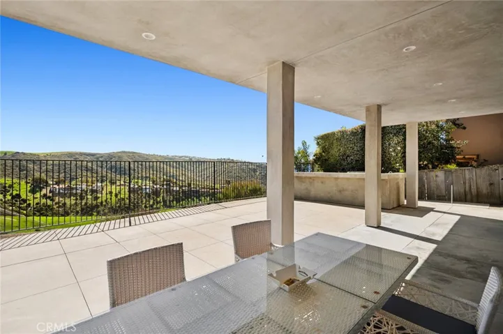 2085 Temple Hills Drive, Laguna Beach, California 92651