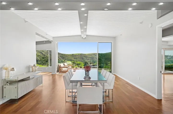 2085 Temple Hills Drive, Laguna Beach, California 92651