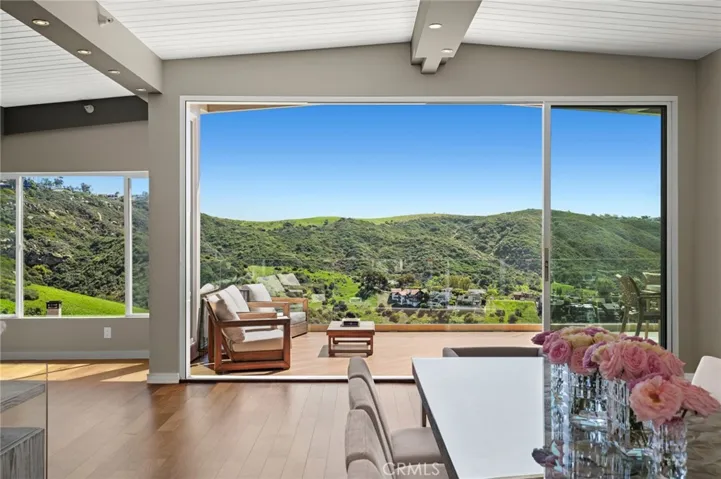 2085 Temple Hills Drive, Laguna Beach, California 92651
