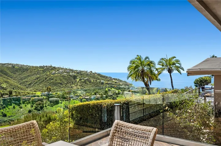 2085 Temple Hills Drive, Laguna Beach, California 92651