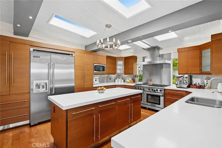 2085 Temple Hills Drive, Laguna Beach, California 92651