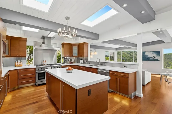 2085 Temple Hills Drive, Laguna Beach, California 92651