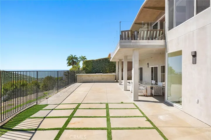 2085 Temple Hills Drive, Laguna Beach, California 92651
