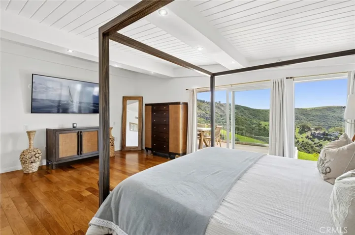2085 Temple Hills Drive, Laguna Beach, California 92651