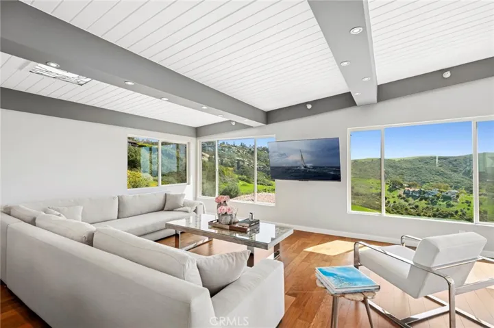 2085 Temple Hills Drive, Laguna Beach, California 92651