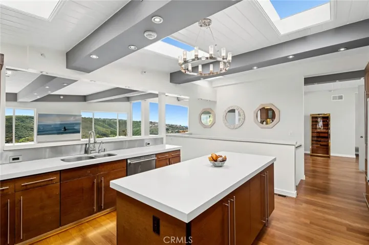 2085 Temple Hills Drive, Laguna Beach, California 92651