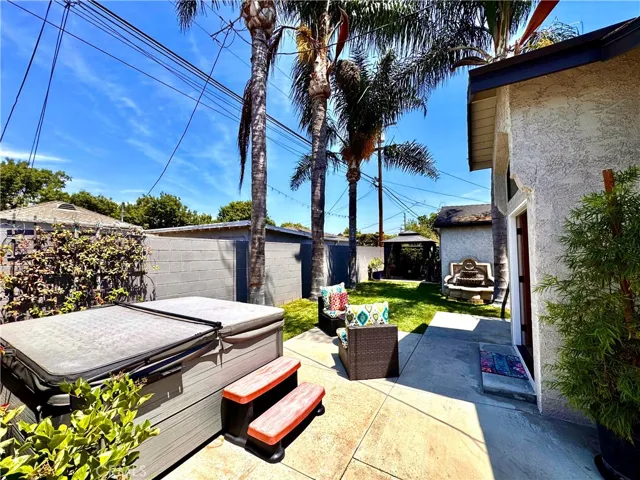 Really Charming, and usable, Backyard space