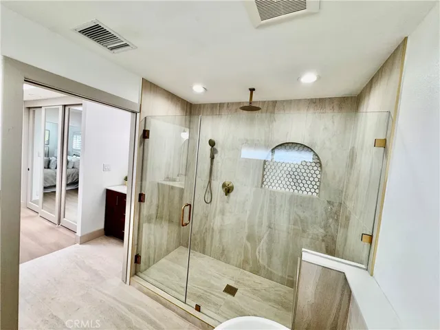 5423 E Walkerton, Long Beach, California 90808