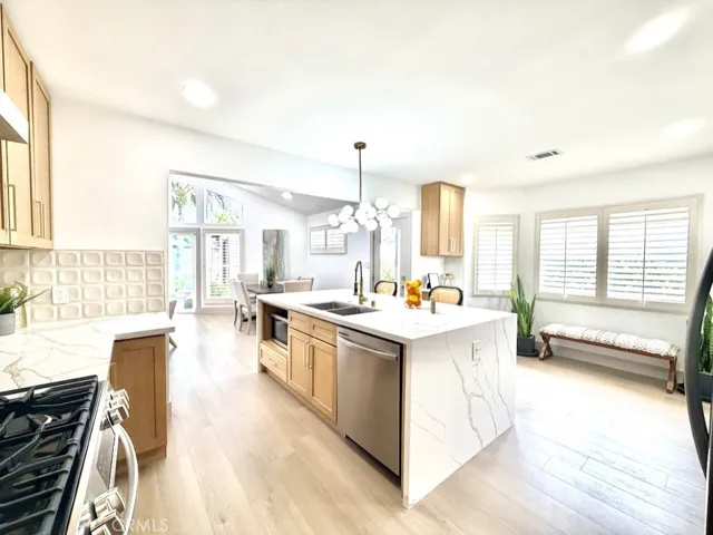 5423 E Walkerton, Long Beach, California 90808