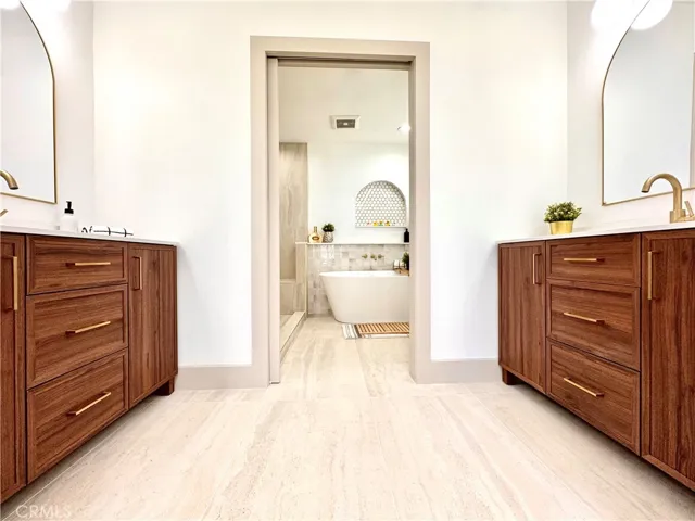 His/Hers/Theirs dual vanities