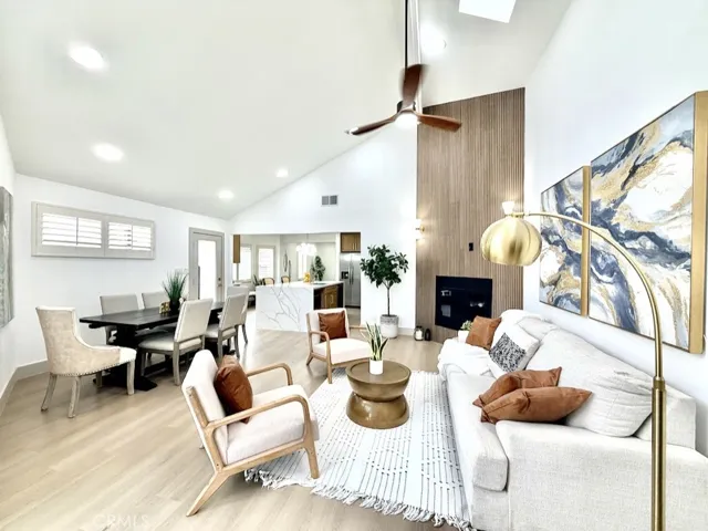 5423 E Walkerton, Long Beach, California 90808